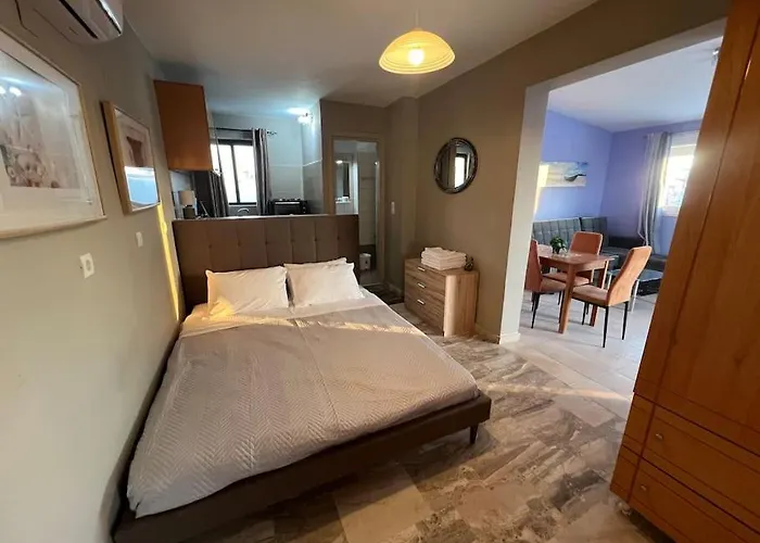 Ilias Nest 2 アパート